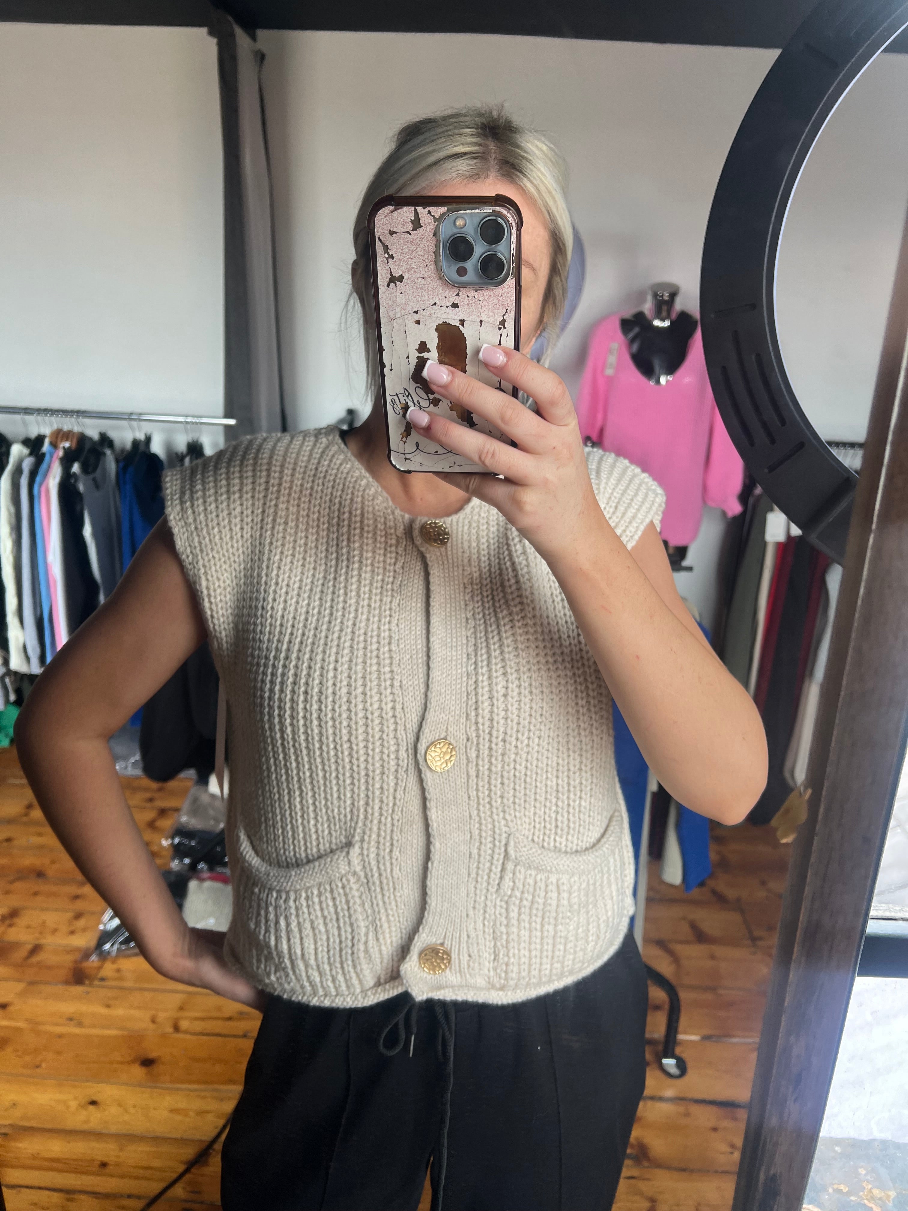 woman’s knitted cardigans gilets (6 colours )