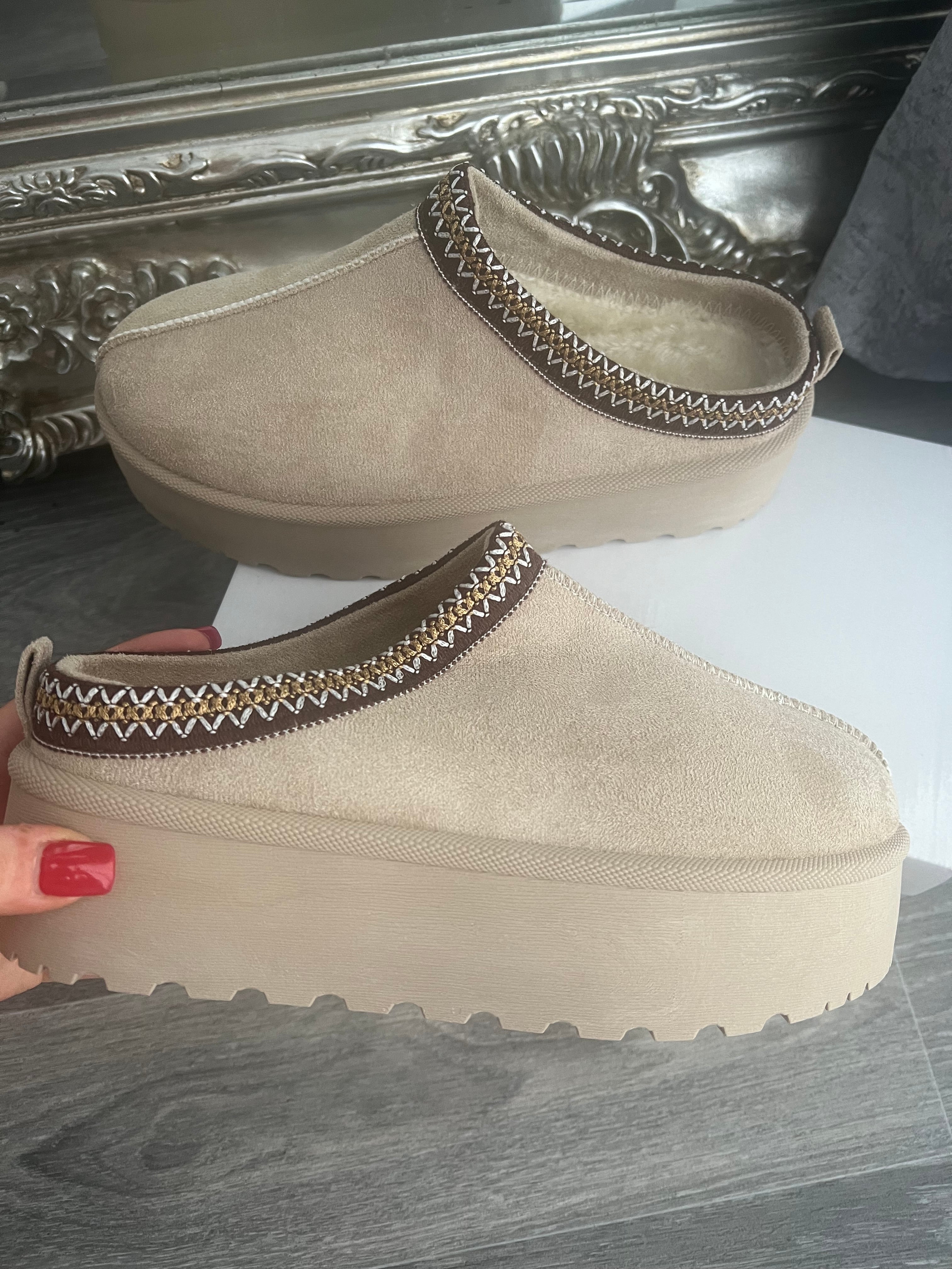 Our Elma slippers
