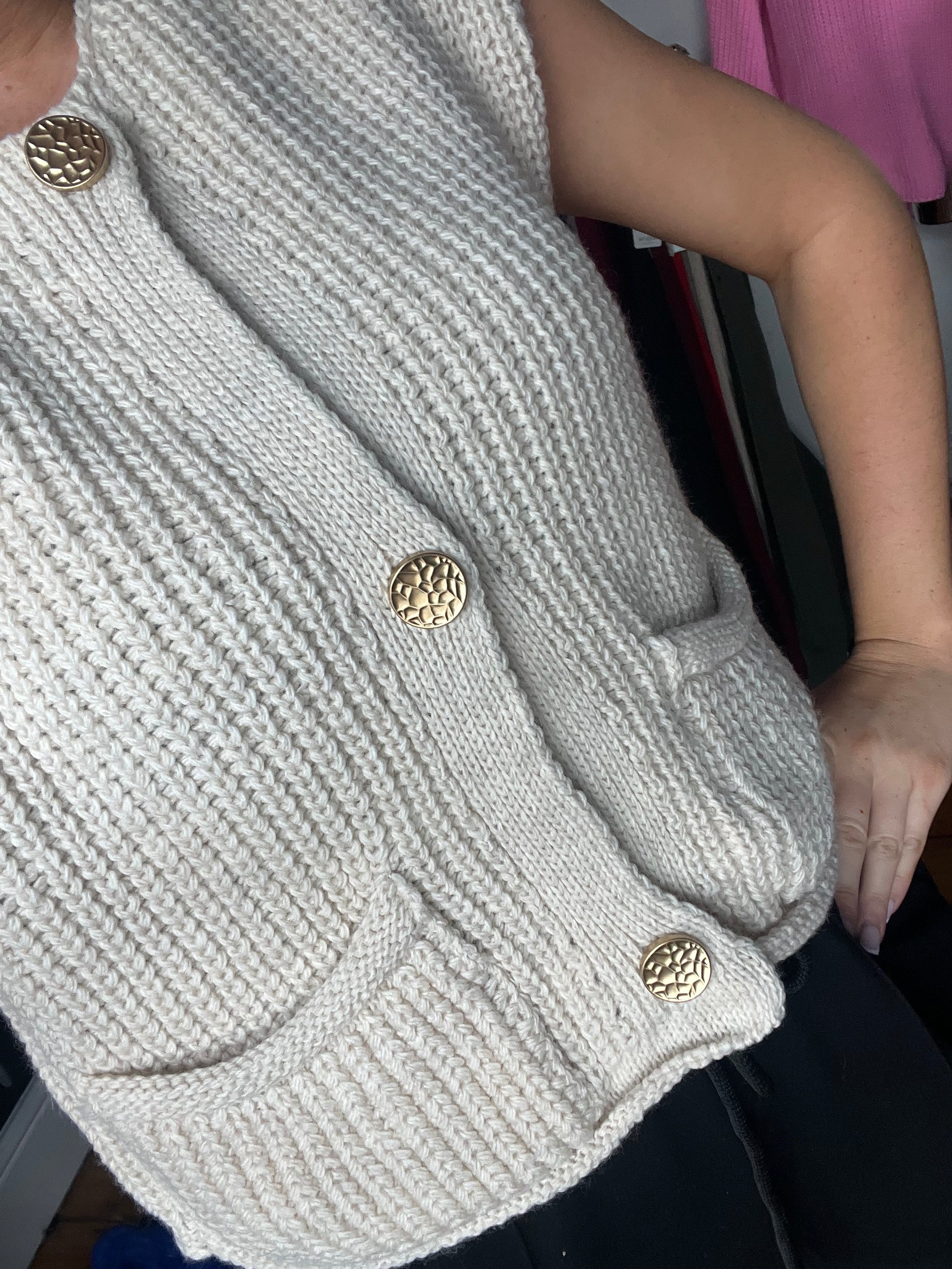 woman’s knitted cardigans gilets (6 colours )