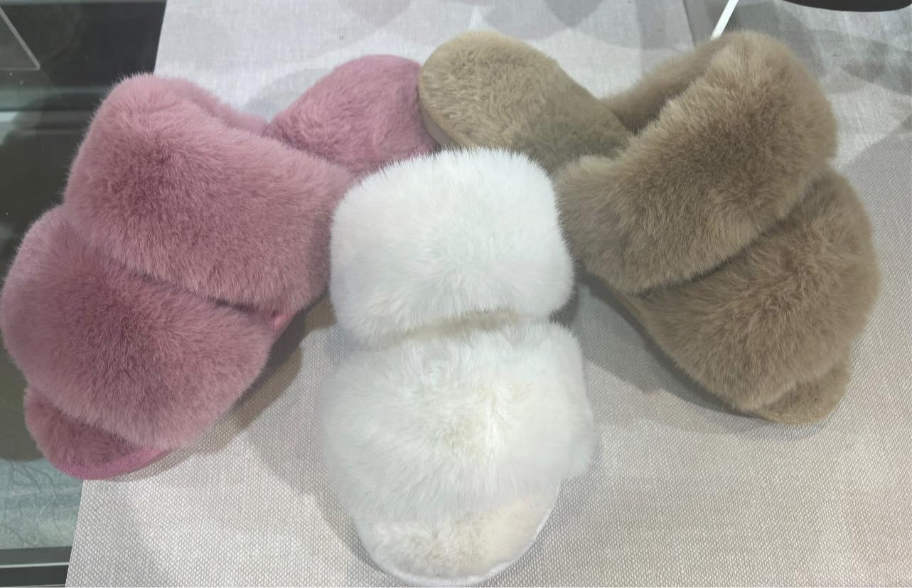 Ladies fluffy slippers (3colours)