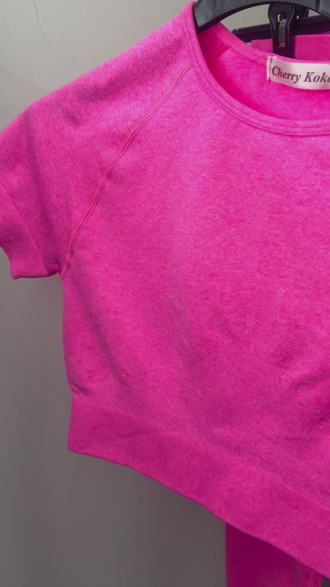 Our crop top gym sets (6 colours)